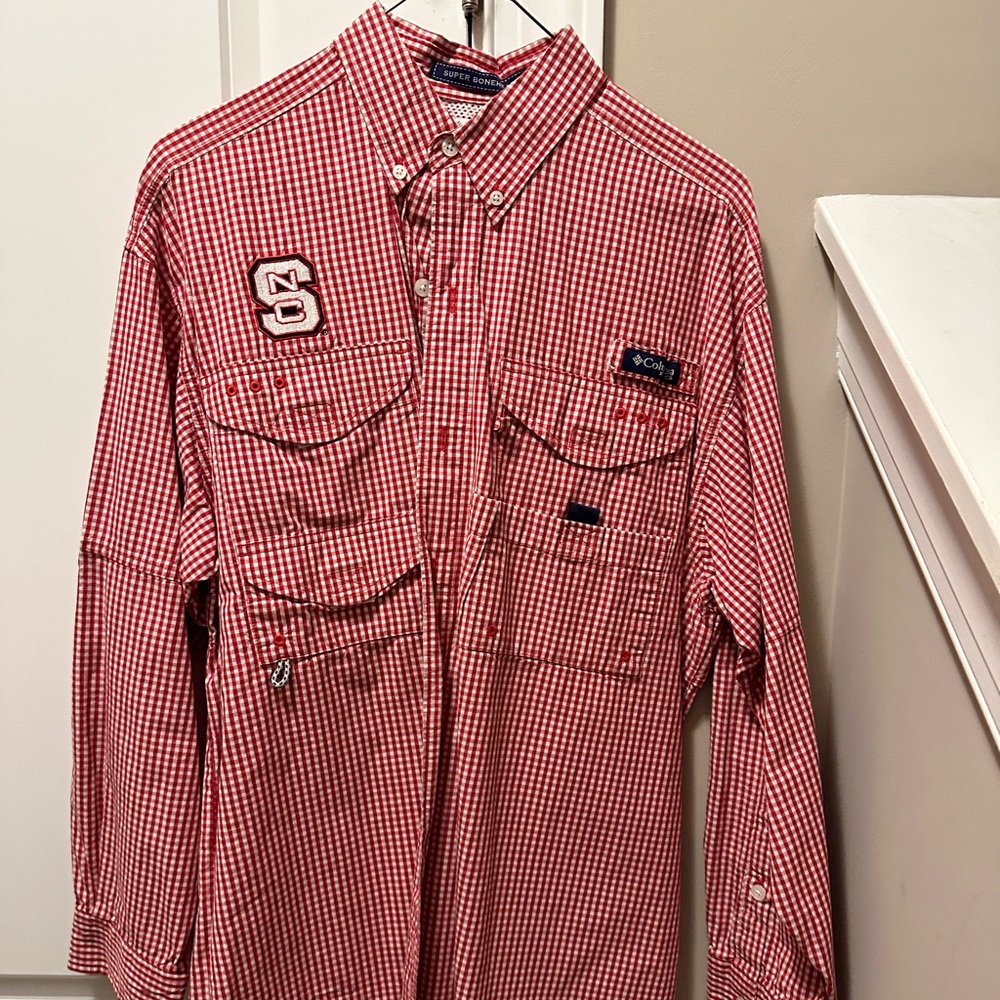 NC State Columbia PFG button down Small